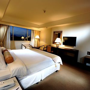 Executive Deluxe King Bed River View